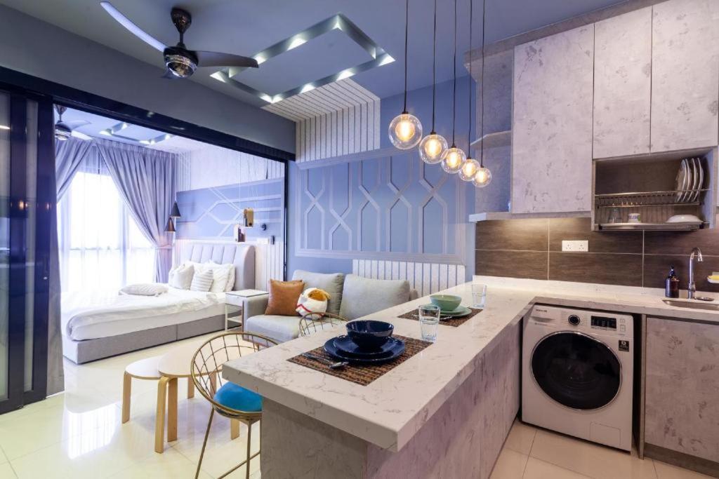 Highpark Suites In Petaling Jaya, Kelana Jaya By Plush Kampong Baharu Sungai Way Dış mekan fotoğraf