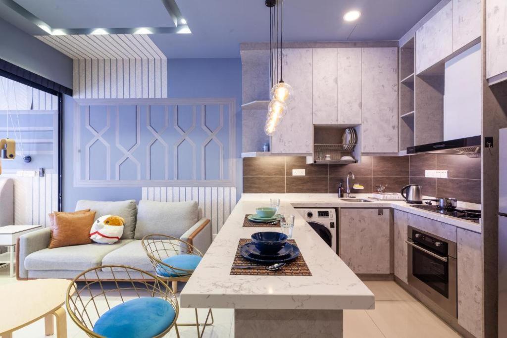 Highpark Suites In Petaling Jaya, Kelana Jaya By Plush Kampong Baharu Sungai Way Dış mekan fotoğraf