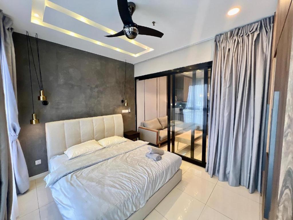 Highpark Suites In Petaling Jaya, Kelana Jaya By Plush Kampong Baharu Sungai Way Dış mekan fotoğraf