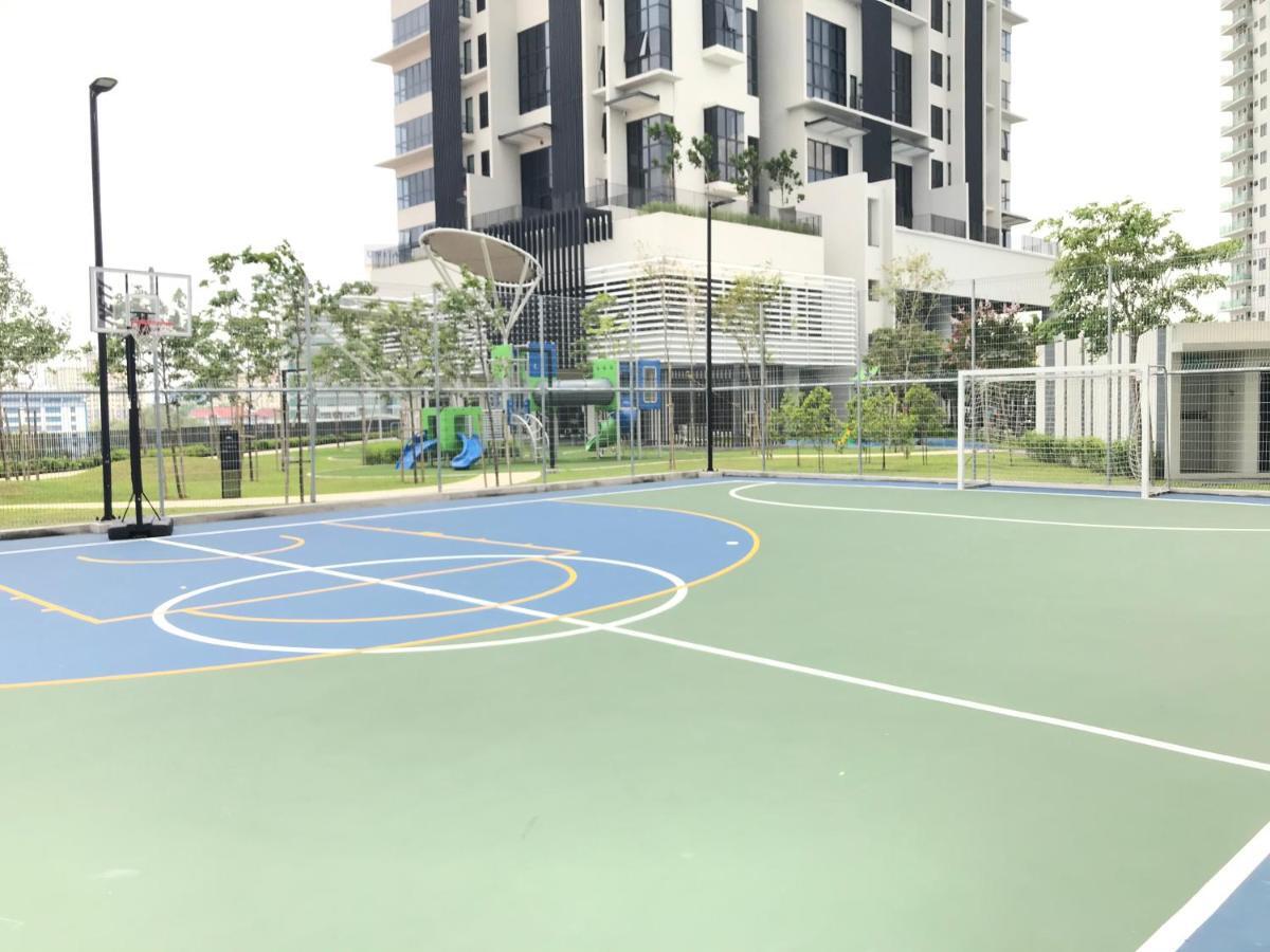 Highpark Suites In Petaling Jaya, Kelana Jaya By Plush Kampong Baharu Sungai Way Dış mekan fotoğraf